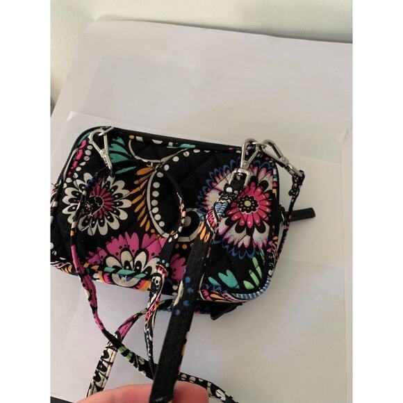 Vera Bradley BANDANA SWIRL Black Retired All in One Crossbody & Wristlet Straps - Picture 8 of 8